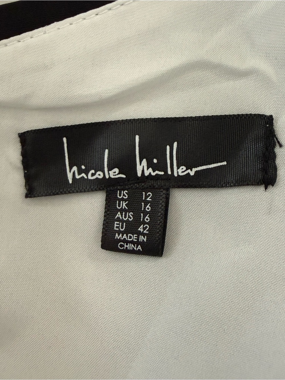 Nicole Miller | One-Shoulder Black and White Printed Maxi Dress | Size 12 - Picture 3 of 4
